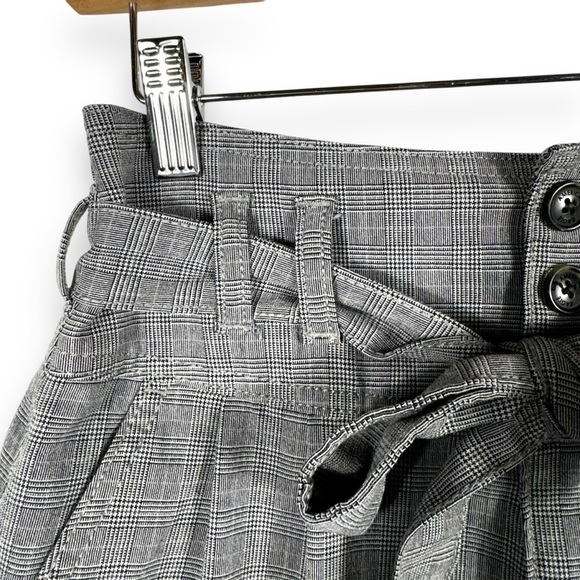 4 for $20 SALE! AEO Tie Waist Cuffed Mom Shorts, Houndstooth Plaid, Size 2 - Picture 3 of 10